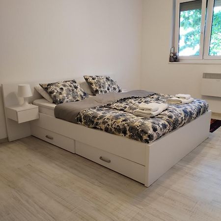 Apartman Milica ヴルシャツ エクステリア 写真